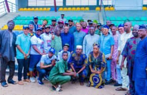 LG Polls: Jubilation As Senator Akintunde Supports APC, Candidates With 40m