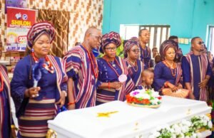 Wolekanle, Dotun Oyelade, Others Present As Remi Oladoye Buries Mother In Ogbomosho