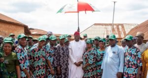 ‘We’ve Been Waiting’ — Kajola PDP Leaders Host Guber Aspirant, Beulah