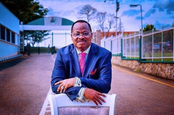 2027 Guber Hopeful, Bakare Lauds Ajimobi’s Legacy On Posthumous Birthday Anniversary