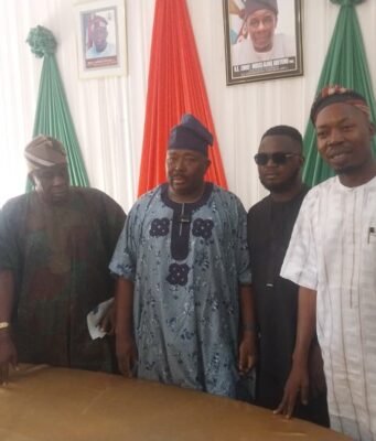 Oyo APC Guber Aspirant, Alli Gives Party 18-Seater Brand New Bus, N10m